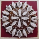 Mandala-Tulipántos, Dekoráció, Esküvő, Ünnepi dekoráció, Mézeskalácssütés, Mézeskalácsból készült mandala, tulipánokkal körülrakva. Különleges ajándék névnapra, születés napra..., Meska
