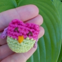 Zseb Bagoly, Dekoráció, Játék, Játékfigura, Horgolás, Icipici mindössze 4 cm magas zsebbagoly. Vidám, állandóan kuncog és mindig képes jó kedvet varázsoln..., Meska