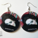 Klimt fülbevaló, Ékszer, óra, Fülbevaló, Famegmunkálás, Decoupage, szalvétatechnika, 4 cm átmérőjű fa korongra készült fülbevaló.

Gustav Klimt egyik alkotásának részlete található rajt..., Meska