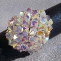 Dupont - fűzött swarovski gyűrű , Ékszer, óra, Gyűrű, Swarovski gyöngyökből fűzött gyűrű. 

A gyűrűfej mérete 28 mm, kerülete 65 mm, de igény szerint kise..., Meska