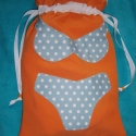 Bikinis - Fehérnemü tároló - narancs színben, Baba-mama-gyerek, Szépségápolás, Otthon, lakberendezés, Fürdőszobai kellék, Varrás, Patchwork, foltvarrás, Praktikus zsák fehérnemü tárolásához.

 Tarthatod szekrényben-így kíméled a sérülékeny fehérnemüdet...., Meska