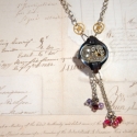 Lady Emma A. Estfield - Steampunk nyaklánc, Ékszer, óra, Nyaklánc, Ez a különleges nyaklánc nagyon sok izgalmas részletet rejt magában: apró fogaskerekek, Swarovski kr..., Meska