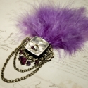 Lady Flossie D.Burrows III. - Steampunk bross, Ékszer, óra, Bross, kitűző, Lady Flossie egy igazán feltűnő és egyedi darabja a SteamPlum ékszercsaládnak. Az óralapból készült ..., Meska