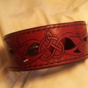   Áttört nyakörv -piros-Steixner-LeatherART, Állatfelszerelések, Magyar motívumokkal, Bőrművesség, Ötvös, Kutyusod örömére!!!

Ez a képen látható alkotás-bár rendelésre készült,úgy gondoltam megosztom velet..., Meska