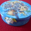 Virágcsokros diszdoboz, Dekoráció, Dísz, Decoupage, szalvétatechnika, Festett tárgyak, Születésnapra, névnapra ajándéknak adható,apróbb kiegészitőket tehetsz bele. Egy szaténvirág disziti..., Meska