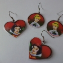 Hófehérke ,Walt Disney fülbevalók!, Ékszer, óra, Fülbevaló, Ékszerkészítés, Fotó, grafika, illusztráció, Laminált fülbevalók,Walt Disney figurásak. Hófehérke kedvelőinek.Mindkét oldala fotó.

Az ár 2db-ra ..., Meska