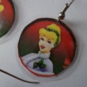 Hófehérke ,Walt Disney fülbevalók!, Ékszer, óra, Fülbevaló, Ékszerkészítés, Fotó, grafika, illusztráció, Laminált fülbevalók,Walt Disney figurásak. Hófehérke kedvelőinek.Mindkét oldala fotó.

Az ár 2db-ra ..., Meska