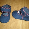 farmer babacipő, Baba-mama-gyerek, Ruha, divat, cipő, Cipő, papucs, Baba-mama kellék, Varrás, Farmer alapanyagú kiscipő. Kék gombbal záródik.
Talp hossza 11 cm.

Kérésre más méretben is el tudom..., Meska