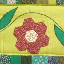 Virágmintás takaró, Dekoráció, Otthon, lakberendezés, Képzőművészet , Textil, Patchwork, foltvarrás, Varrás, Nagymama virágoskertje mintával díszített takaró. Mérete 135*192 cm. A virág, illetve levélminták ké..., Meska