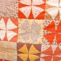Szerencsés körök takarója, Otthon, lakberendezés, Képzőművészet , Lakástextil, Textil, Varrás, Patchwork, foltvarrás, Négylevelű lóhere mintás patchwork takaró az ősz színeivel. Mérete 132*205 cm, így ideális ágyterítő..., Meska
