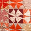 Szerencsés körök takarója, Otthon, lakberendezés, Képzőművészet , Lakástextil, Textil, Varrás, Patchwork, foltvarrás, Négylevelű lóhere mintás patchwork takaró az ősz színeivel. Mérete 132*205 cm, így ideális ágyterítő..., Meska