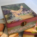 Rusztikus levendulás doboz (teafiltertartó, teás doboz, ékszertartó), Otthon, lakberendezés, Konyhafelszerelés, Tárolóeszköz, Doboz, Festett tárgyak, Decoupage, szalvétatechnika, A 4 rekeszes fadobozt akrilfestékekkel, lazúrfestékkel, szalvétával és más egyéb eszközökkel tettem ..., Meska