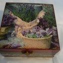 Rusztikus levendulás doboz (teafiltertartó, teás doboz, ékszertartó), Otthon, lakberendezés, Konyhafelszerelés, Tárolóeszköz, Doboz, Festett tárgyak, Decoupage, szalvétatechnika, A 4 rekeszes fadobozt akrilfestékekkel, lazúrfestékkel, szalvétával és más egyéb eszközökkel tettem ..., Meska