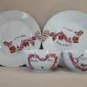 Magyar motívumos készlet , Konyhafelszerelés, Dekoráció, Kerámia, 4 részből álló porcelán felnőtt készlet,magyar népi motívummal festve.
A neveket és dátumot természe..., Meska