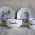 Holly Hobbie, Baba-mama-gyerek, Konyhafelszerelés, Bögre, csésze, Kerámia, 4 részes porcelán gyermek étkészlet,saját kézzel festve,kislányos mintával.
A bögrét és müzlis tálat..., Meska