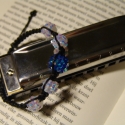 Shamballa (makramé) karkötő v.3, Ékszer, óra, Karkötő, Ékszerkészítés, Csomózás, A karkötő vászon zsinórból és gyöngyből készült. Állítható a mérete, így egy átlagos csuklóra (kb 16..., Meska