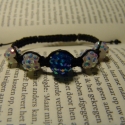 Shamballa (makramé) karkötő v.3, Ékszer, óra, Karkötő, Ékszerkészítés, Csomózás, A karkötő vászon zsinórból és gyöngyből készült. Állítható a mérete, így egy átlagos csuklóra (kb 16..., Meska