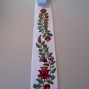 Kalocsai mintás nyakkendő, Férfiaknak, Magyar motívumokkal, Selyemfestés, 100% selyem nyakkendő.
Elegáns,különleges viselet minden alkalomra.
A selymes fényű fehér háttér és ..., Meska