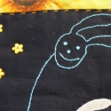 Nyuszis textilkép, Bútor, Baba-mama-gyerek, Otthon, lakberendezés, Hímzés, Nemezelés, 21 cm x 32 cm

Lányom rajza alapján. Szerintem egy nagyon vidám és cuki rajz: nyuszinak nyuszilufija..., Meska