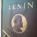 Egy elvtárs, akin nem fog az idő aranyfoga - falióra Lenin bestsellerből, Ékszer, óra, Otthon, lakberendezés, Falióra, Újrahasznosított alapanyagból készült termékek, Papírművészet, Lenin összes műveinek egyik kötetéből a sok közül lett újra hasznossá téve ez a falióra. A könyv 195..., Meska