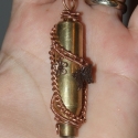 Winchester  vadásztöltény hüvely és a béke -medá /steampunk/, Ékszer, óra, Férfiaknak, Medál, Ékszerkészítés, Töltényhüvely ékszer.
Elég nagy ez a Winchester vadásztöltény hüvely amelyet betekertem. Kb 5 cm
Igy..., Meska