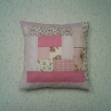 Patchwork párna, Dekoráció, Otthon, lakberendezés, Lakástextil, Varrás, Patchwork, foltvarrás, Igazi tavaszi párna pamutvászonból! Cipzárral levehető a belső párnáról!
Mérete : 38×38 cm.
A belsőp..., Meska