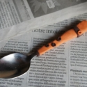Bébikanál, Baba-mama-gyerek, Konyhafelszerelés, Gyurma, Bébikanál
Hossza: 14 cm
Süthető gyurmából készült, egyszerű kiskanál gyerekeknek. Más színben, mintá..., Meska
