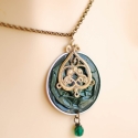 Recycling Projekt - Méregzöld medálos nyaklánc réz csipkével, Ékszer, óra, Nyaklánc, Ékszerkészítés, Újrahasznosított alapanyagból készült termékek, Recycling Projekt - újrahasznosított kávékapszulából készült méregzöld medálos nyaklánc réz csipkéve..., Meska