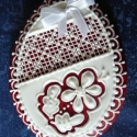 Tavaszi ajtódísz, Dekoráció, Dísz, Húsvéti mindenféle, 12x9 cm-es piros alapra, fehérrel mázazva, írókázva.

Celofánba csomagolva, selyemszalaggal megkötve..., Meska