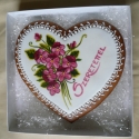 Árvácskás szív díszdobozban, Dekoráció, Esküvő, Dísz, Mézeskalácssütés, Festészet, 20x22 cm-es festett árvácskás  szív.
Különleges ajándék Anyák napjára, ballagásra, névnapra, születé..., Meska