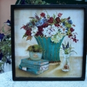 Doboz csokinak., Otthon, lakberendezés, Ékszer, óra, Tárolóeszköz, Doboz, Decoupage, szalvétatechnika, Doboz gyönyörű vázával, virággal.
A váza mintáját arany kontúrral hangsúlyoztam.
Bon-bonnak, gyöngyn..., Meska