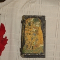 Klimt könyvdobozon, Doboz, Decoupage, szalvétatechnika, Kis könyvdoboz, elején és hátulján Klimt kép szalvétából.
A doboz minden oldala többször alapozott ..., Meska