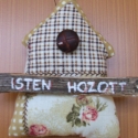 Házikós ajtódísz, Dekoráció, Otthon, lakberendezés, Kép, Kerti dísz, Varrás, Mindösszesen 15 cm magas dekoráció. A házikó egy dróttal van kiegészítve, így bárhová  felakasztható..., Meska
