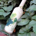 Borosüveg, Dekoráció, Férfiaknak, Konyhafelszerelés, Otthon, lakberendezés, Decoupage, szalvétatechnika, Repesztett technikával készített borosüveg, pecsétes dugóval, igényeseknek.

Mérete: 0,75 l-s.

..., Meska