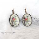 Paris vintage fülbevaló, Ékszer, óra, Fülbevaló, Ékszerkészítés, Decoupage, szalvétatechnika, Elegáns vintage fülbevaló, különleges, próbabát,madárkát, virágot ábrázoló romantikus képpel. Franci..., Meska