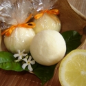 Citrus fürdőbomba, Szépségápolás, Szappan, tisztálkodószer, Fürdősó, habfürdő, Mindenmás, Szőlőmagolaj illetve shea vaj tartalmának köszönhetően remek bőrpuhító, használata után garantáltan ..., Meska