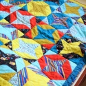 Csillagmintás vastag patchwork takaró, Otthon, lakberendezés, Lakástextil, Patchwork, foltvarrás, Termék mérete: 165cmx140cm
Anyaga 100% pamut (beavatott patchwork anyagok), közbélés vastag vlies.
F..., Meska