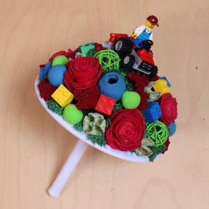 Ballagási csokor Lego kockákkal rendelésre, Otthon & Lakás, Dekoráció, Virágdísz és tartó, Csokor & Virágdísz, Virágkötés, Kicsi csokor óvodai ballagásra Lego kockákkal. Zöld, piros és kék szárazvirágokból és termésekből k..., MESKA
