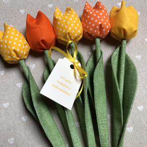 Anyák napi textil tulipánok / szett: 5 db/ ingyen ajándékkísérővel, Otthon & Lakás, Dekoráció, Virágdísz és tartó, Csokor & Virágdísz, Varrás, Egyedi textil TULIPÁNOK eladók. 

A csokor 5 szál tulipánt tartalmaz a képen látható összeállításba..., MESKA