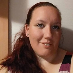 Zsuzsenka Zsuzsenka