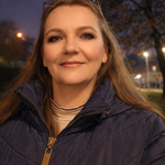 KEZMUVESALOM56