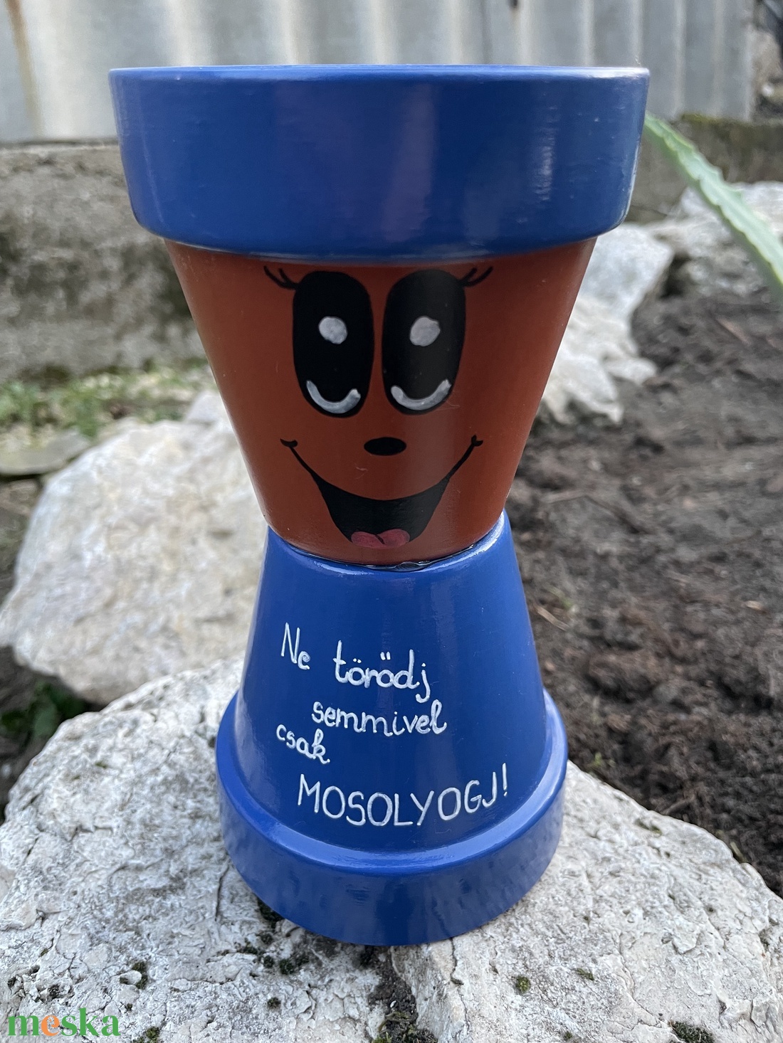 Motiváló cserépfigura - Ne törődj semmivel, csak mosolyogj! - otthon & életmód - dekoráció - virágdísz és tartó - cserép & kaspó - Meska.hu Motiváló cserépfigura - Ne törődj semmivel, csak mosolyogj! - otthon & életmód - dekoráció - virágdísz és tartó - cserép & kaspó - Meska.hu