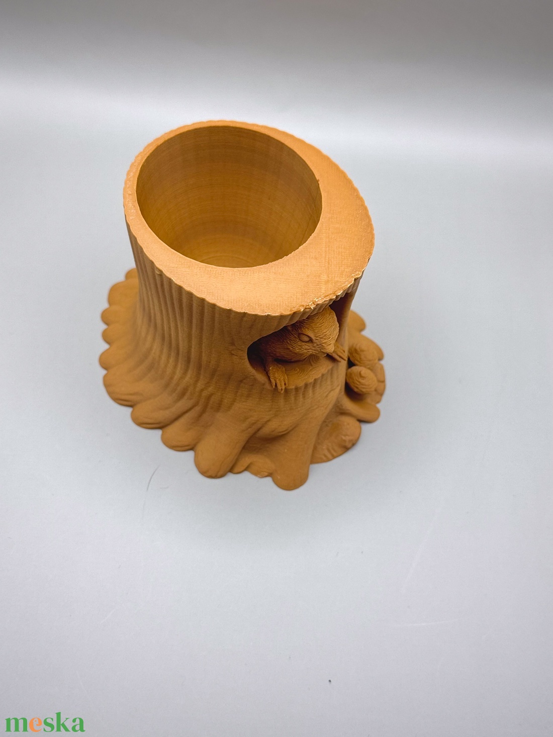 Erdei fatörzs kaspó mókussal - otthon & életmód - virágdekoráció - virágtartó - kaspó - Meska.hu