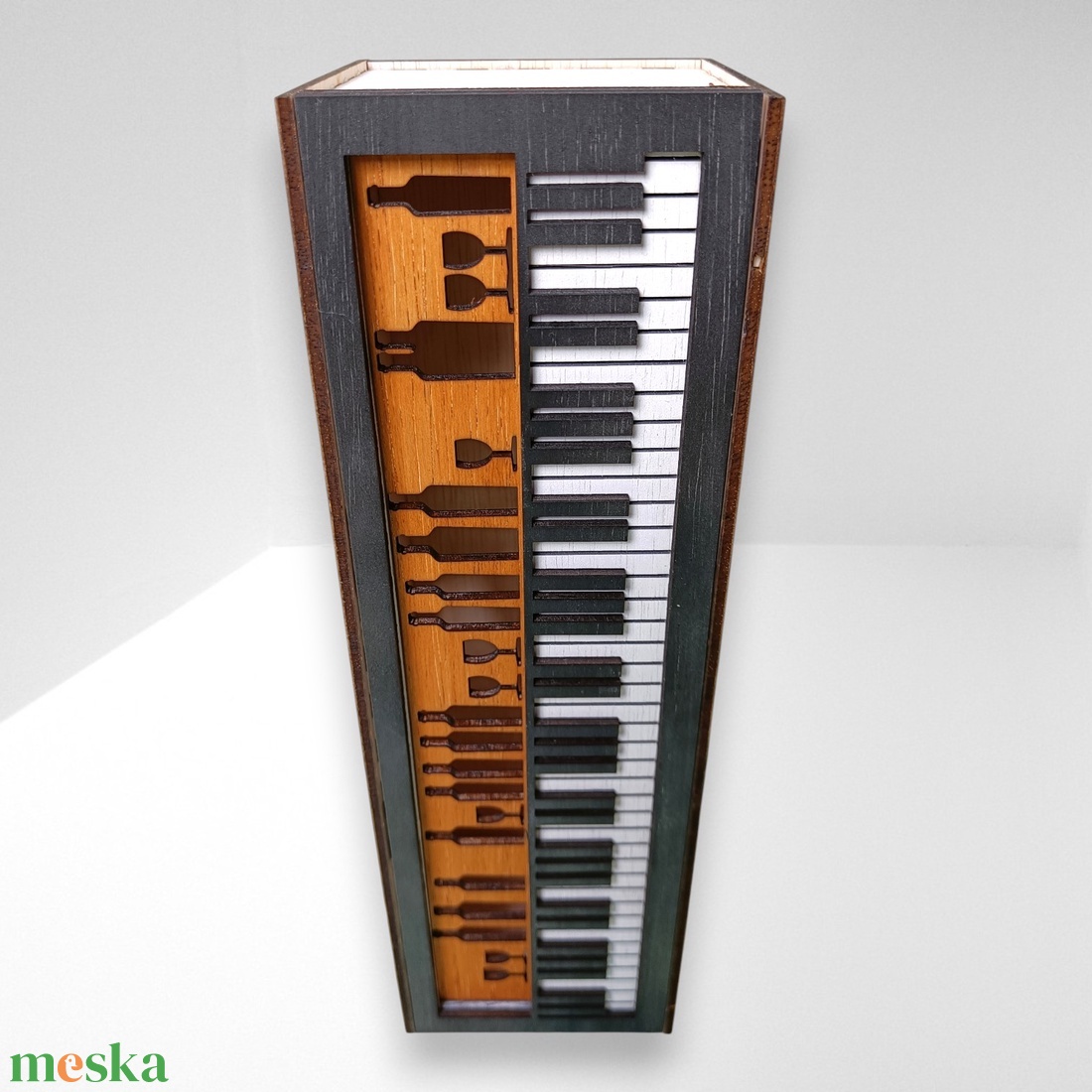 Lézervágott, kézműves bortartó zongora mintával, a bor és a zene szerelmeseinek - otthon & életmód - konyhafelszerelés, tálalás - italos kellékek - boros díszdoboz - Meska.hu