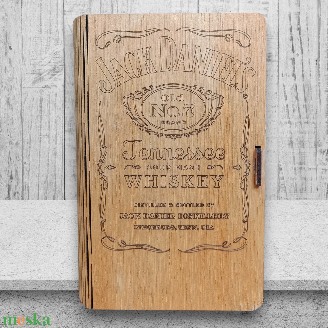 Lézervágott Whiskey Tartó Ajándékdoboz - Jack Daniel's Design - esküvő - emlék & ajándék - doboz - Meska.hu Lézervágott Whiskey Tartó Ajándékdoboz - Jack Daniel's Design - esküvő - emlék & ajándék - doboz - Meska.hu