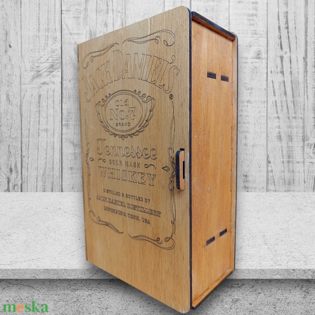Lézervágott Whiskey Tartó Ajándékdoboz - Jack Daniel's Design - esküvő - emlék & ajándék - doboz - Meska.hu Lézervágott Whiskey Tartó Ajándékdoboz - Jack Daniel's Design - esküvő - emlék & ajándék - doboz - Meska.hu