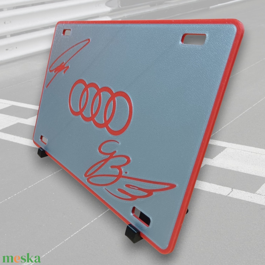 3D Nyomtatott Audi F1 Asztali Dísz � Gabriel Bortoleto és Nico Hülkenberg Aláírásokkal - esküvő - dekoráció - asztaldísz - Meska.hu