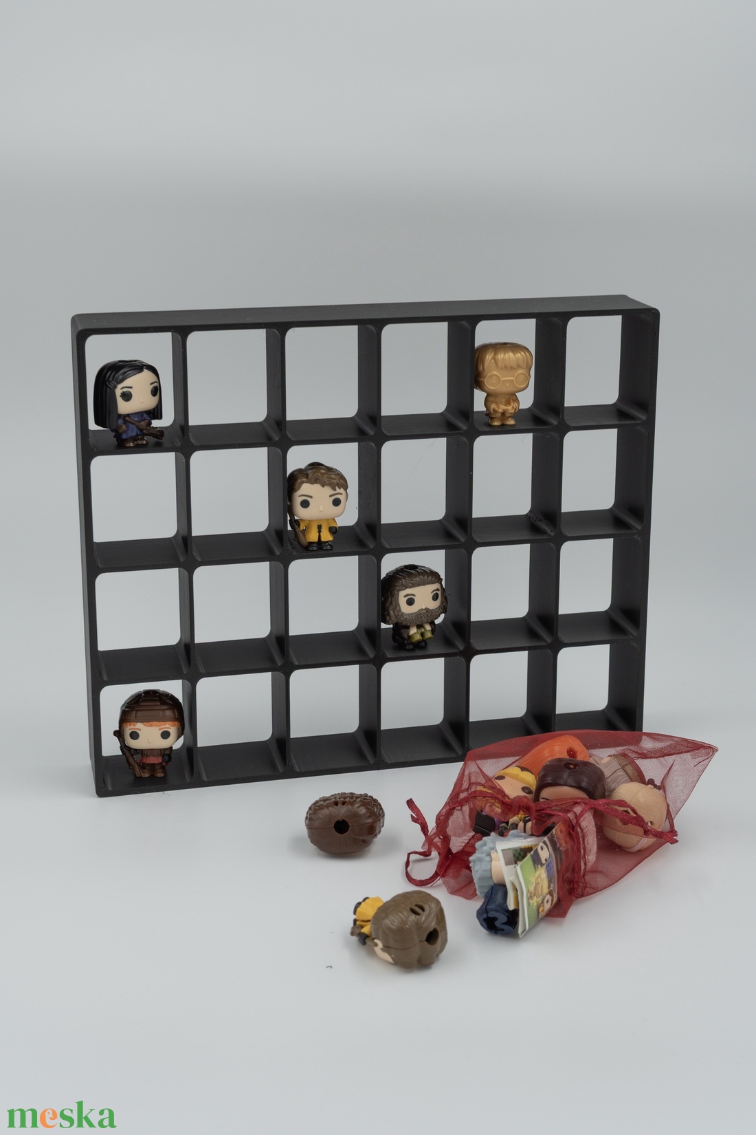 Kinder Joy figura tartó  - kellékek & szerszámok - dekorációs kellékek - figurák - Meska.hu