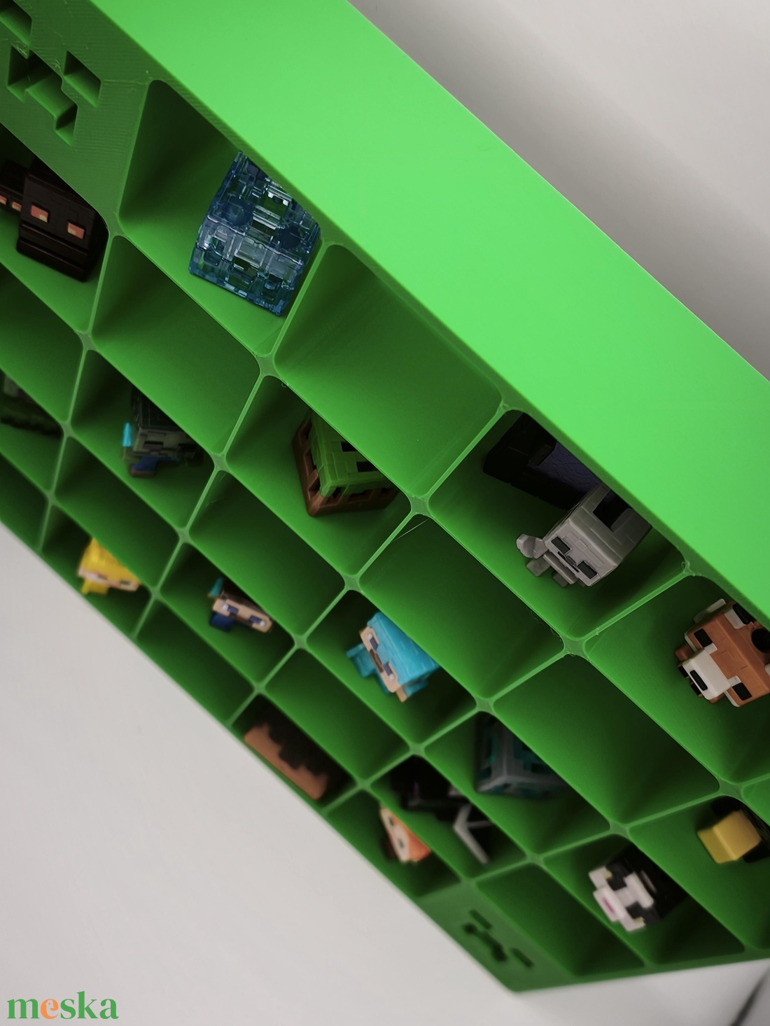 Minecraft Kinder Joy figura tartó - otthon & életmód - tárolás & rendszerezés - íróasztali tároló - Meska.hu
