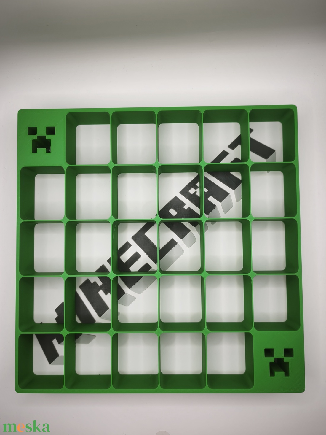 Minecraft Kinder Joy figura tartó - otthon & életmód - tárolás & rendszerezés - íróasztali tároló - Meska.hu